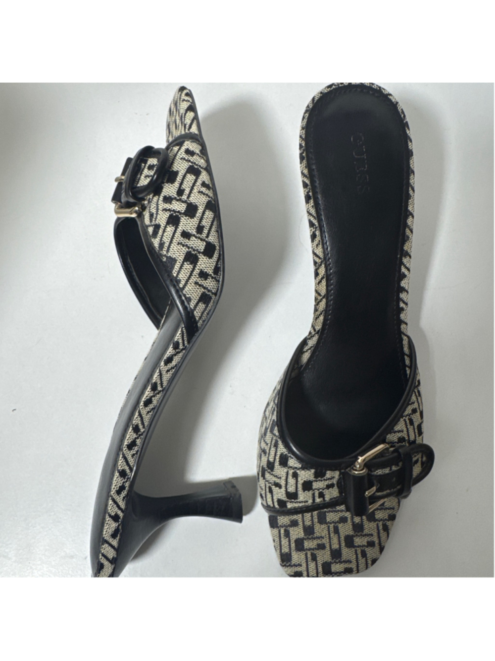 Size 10 Guess Dista 2 Kitten Heel Open Square toe Logo buckle sandal heels black